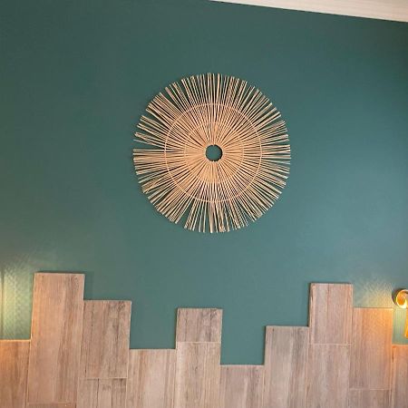 Au Tapis De Sable Hotell Saint-Cyr-sur-Mer Exteriör bild