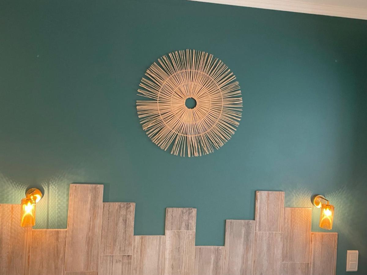 Au Tapis De Sable Hotell Saint-Cyr-sur-Mer Exteriör bild