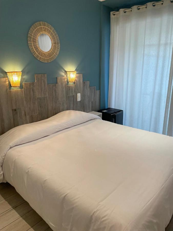 Au Tapis De Sable Hotell Saint-Cyr-sur-Mer Exteriör bild