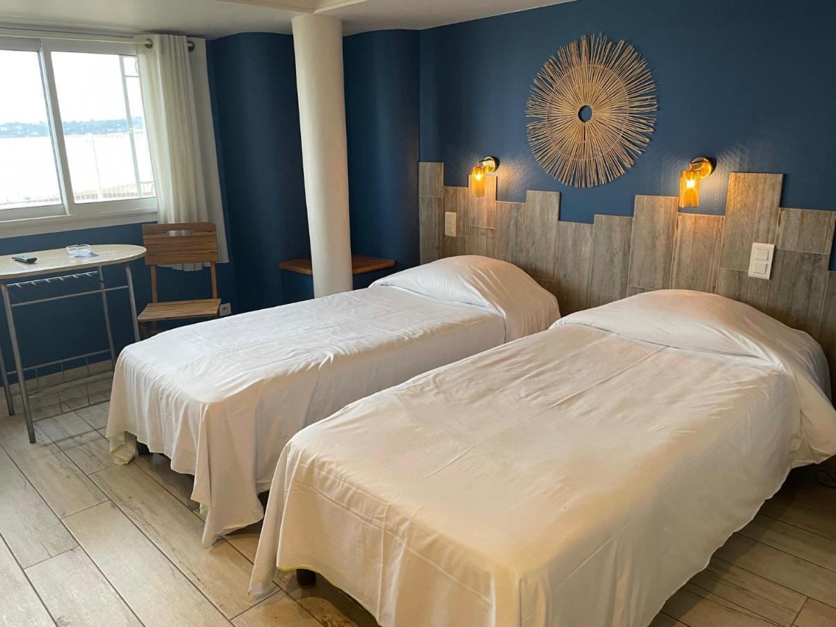 Au Tapis De Sable Hotell Saint-Cyr-sur-Mer Exteriör bild