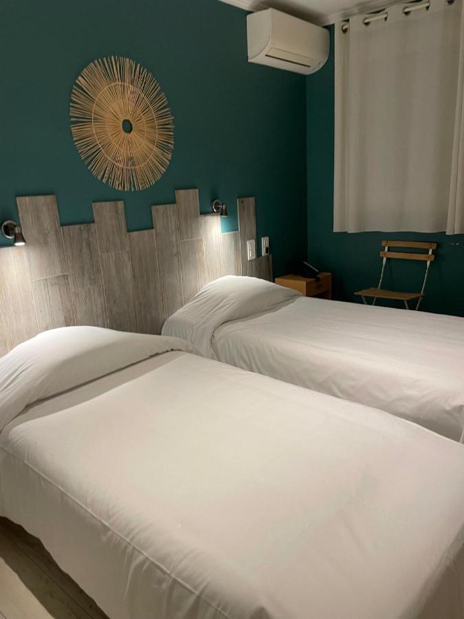 Au Tapis De Sable Hotell Saint-Cyr-sur-Mer Exteriör bild
