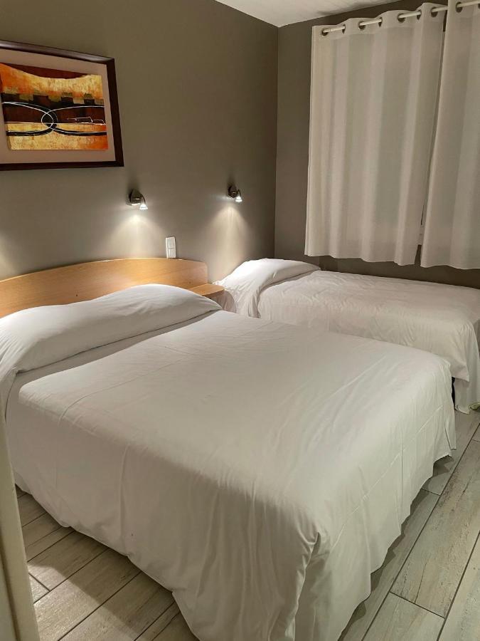 Au Tapis De Sable Hotell Saint-Cyr-sur-Mer Exteriör bild