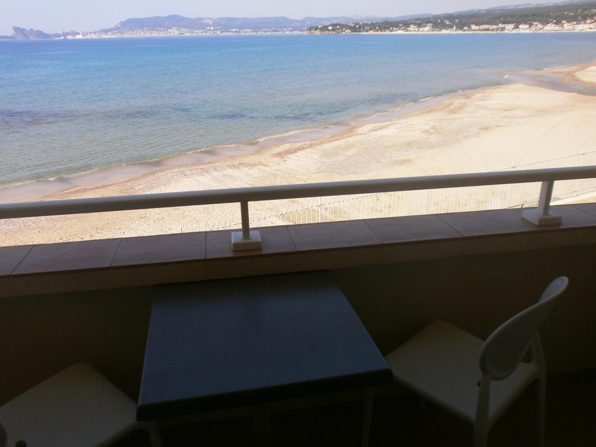 Au Tapis De Sable Hotell Saint-Cyr-sur-Mer Rum bild