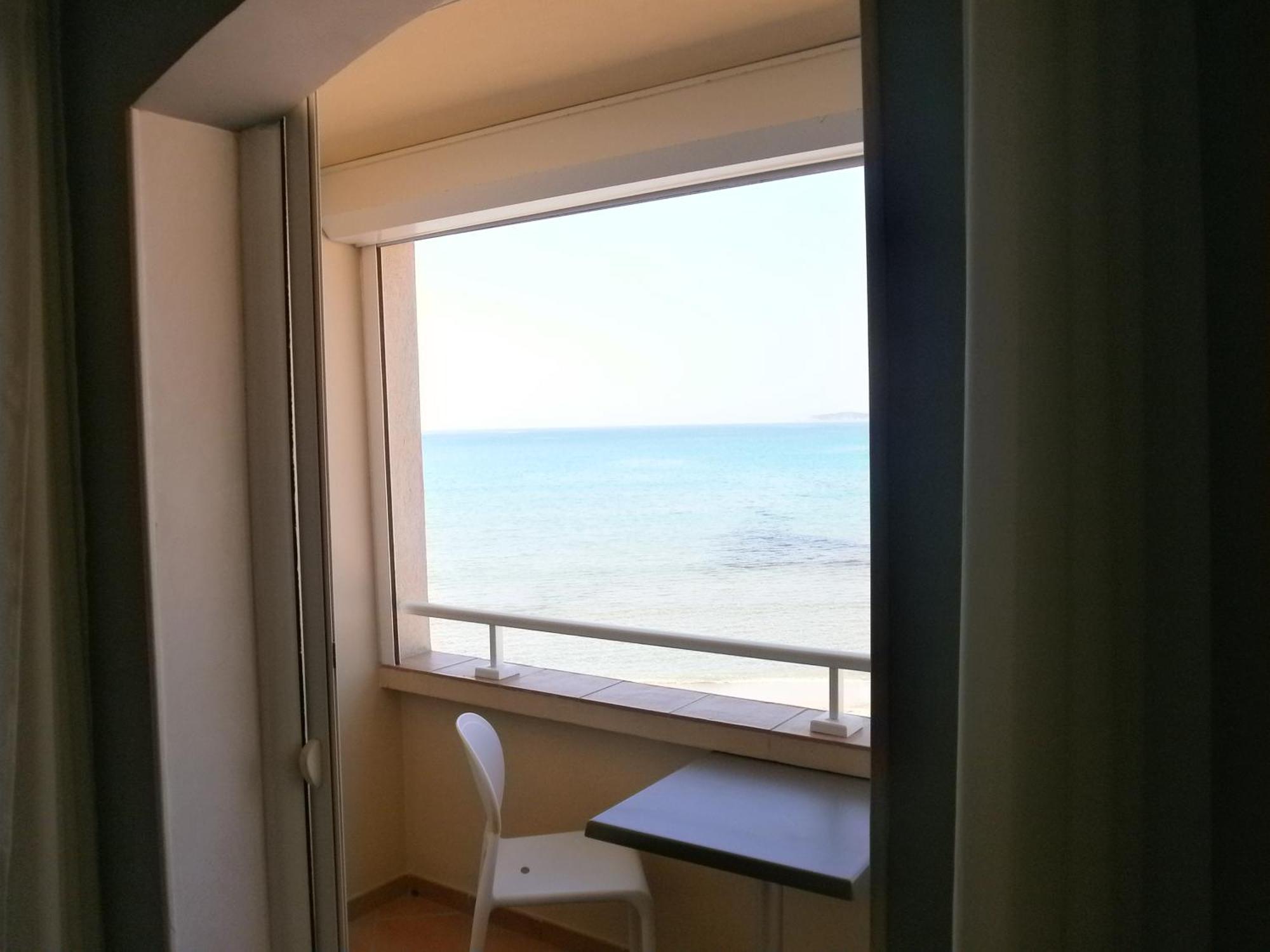 Au Tapis De Sable Hotell Saint-Cyr-sur-Mer Rum bild