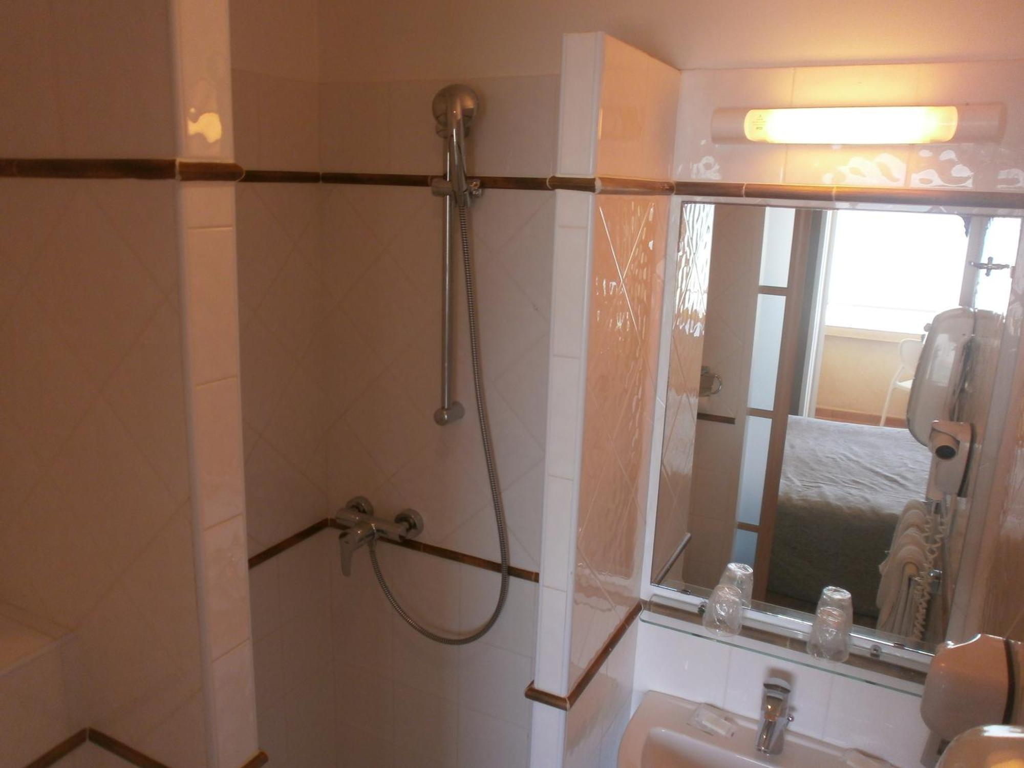 Au Tapis De Sable Hotell Saint-Cyr-sur-Mer Rum bild