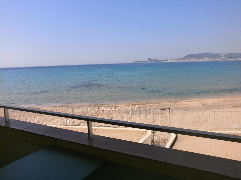 Au Tapis De Sable Hotell Saint-Cyr-sur-Mer Rum bild