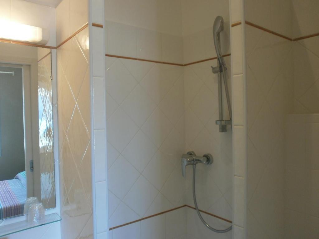 Au Tapis De Sable Hotell Saint-Cyr-sur-Mer Rum bild